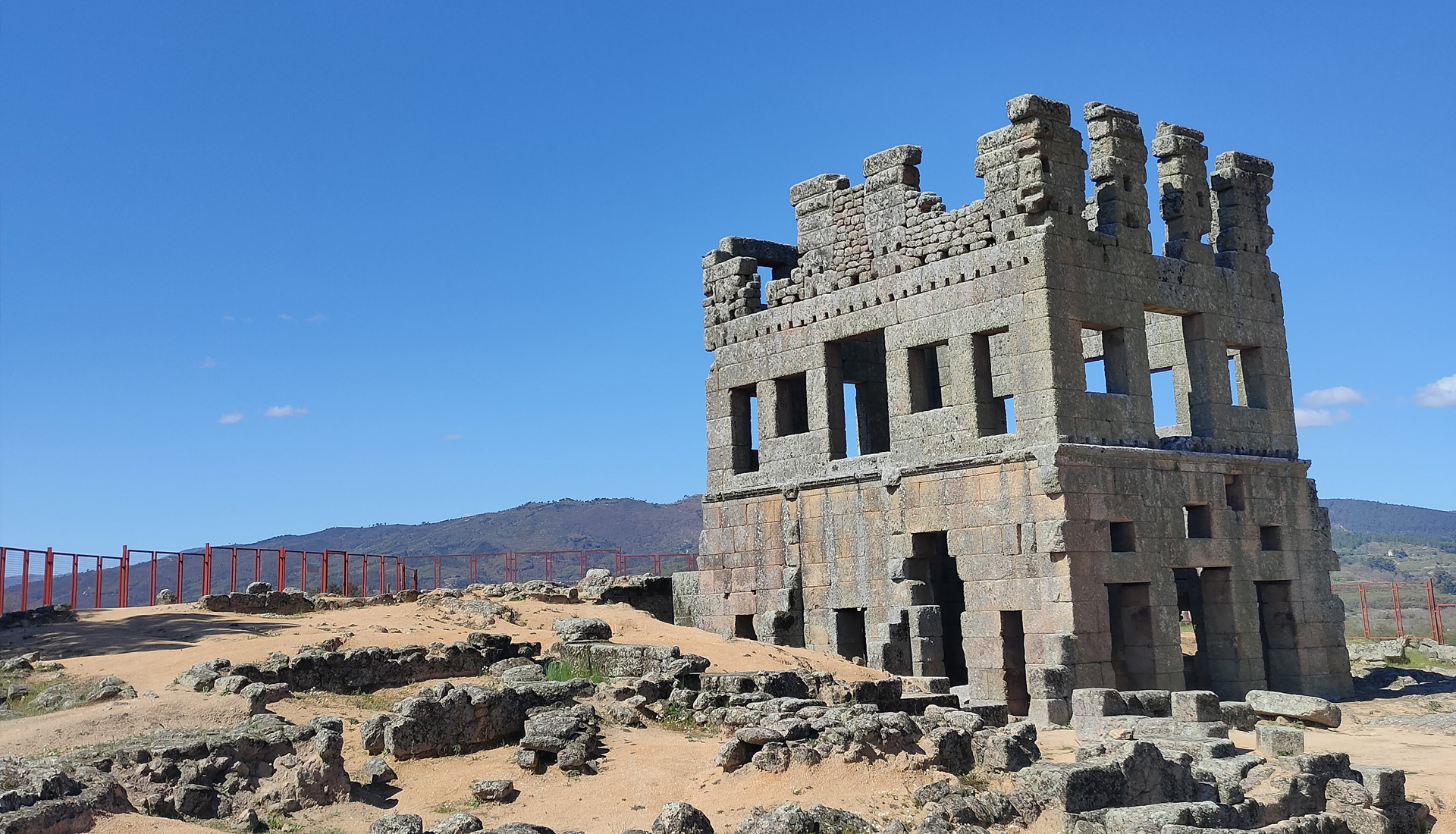 Tower of Centum Cellas - Belmonte - Historical Villages - Pedestrian Routes - Museum Route - Tourist Guide - Walking Tours - Touristic Tours - Beira Baixa